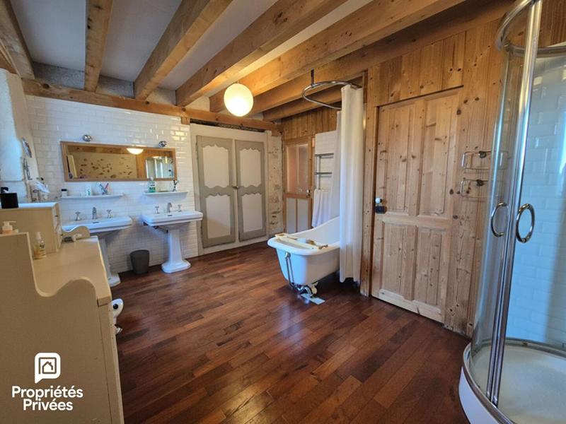 Corps de ferme - 278 m² - 9 pièces