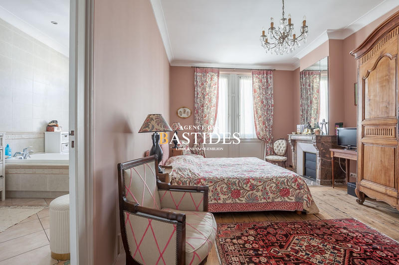 Maison - 262 m² - 10 pièces