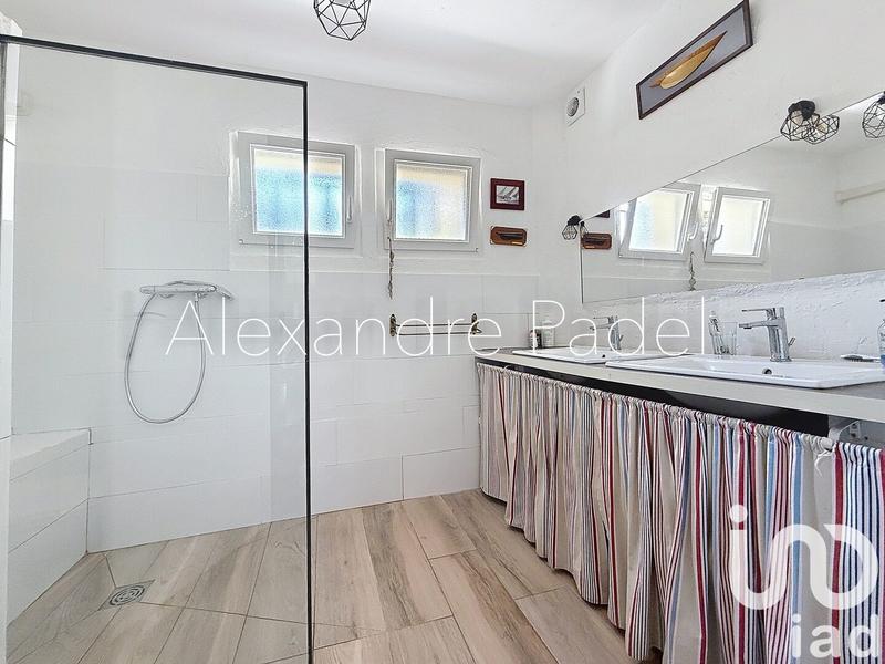 Maison - 270 m² - 10 pièces