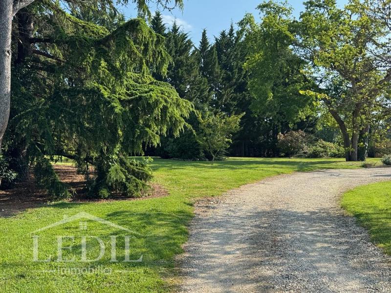 Demeure - 195 m² - 7 pièces