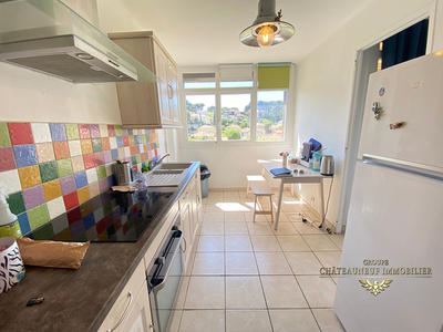 Appartement - 65 m² - 3 pièces