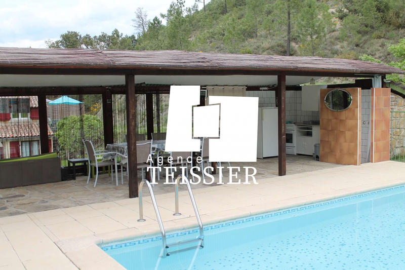 Mas - 221 m² - 11 pièces