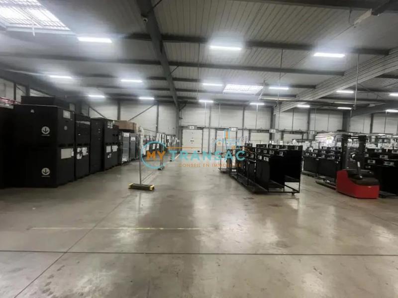 Local d'activités - 2 800 m²