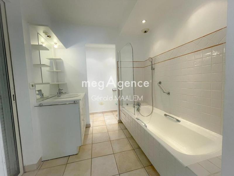 Appartement - 93 m² - 3 pièces