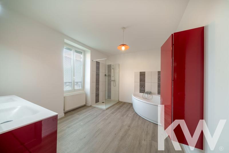 Maison - 170 m² - 10 pièces