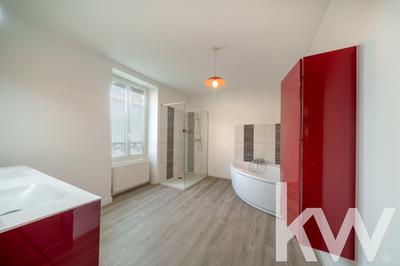 Maison - 170 m² - 10 pièces