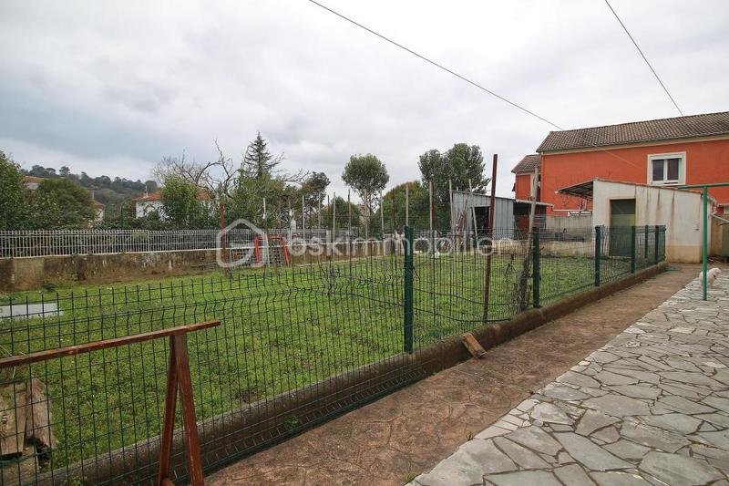 Villa - 222 m² - 9 pièces