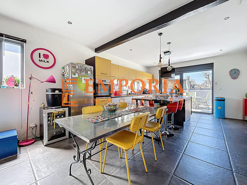 Maison - 94 m² - 5 pièces