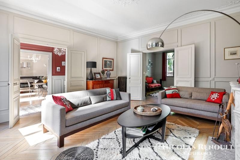 Maison - 250 m² - 8 pièces