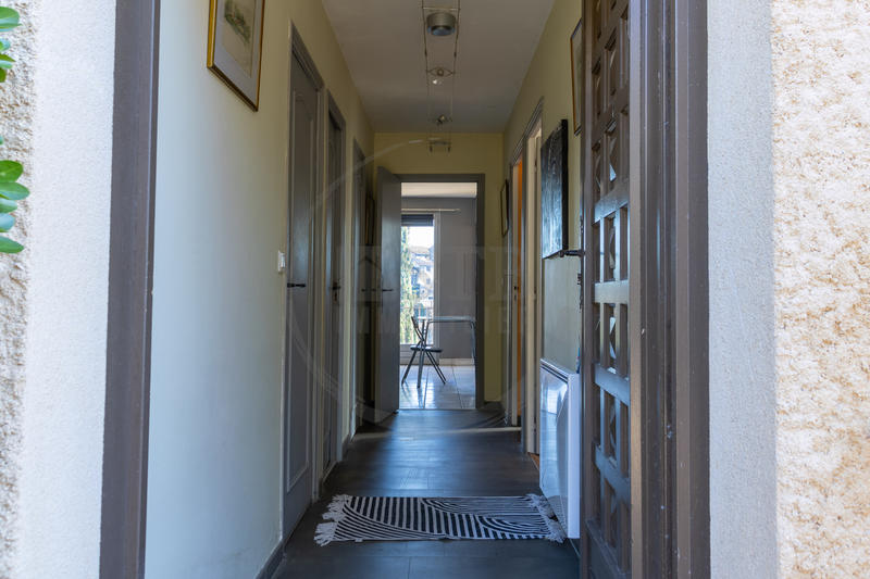 Propriété - 235 m² - 12 pièces