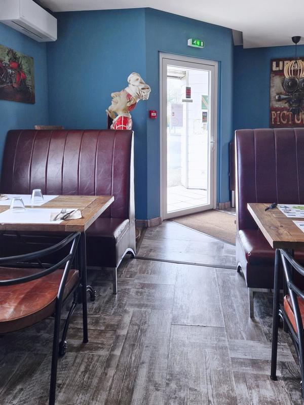 Local commercial - 347 m² - 14 pièces