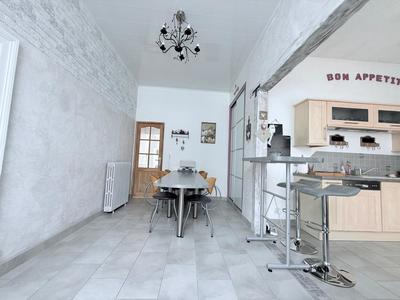 Maison - 210 m² - 6 pièces