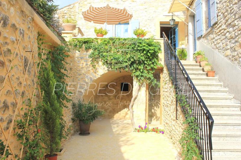 Maison de village - 280 m² - 12 pièces