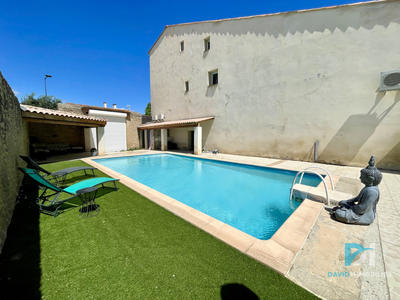 Maison - 242 m² - 5 pièces