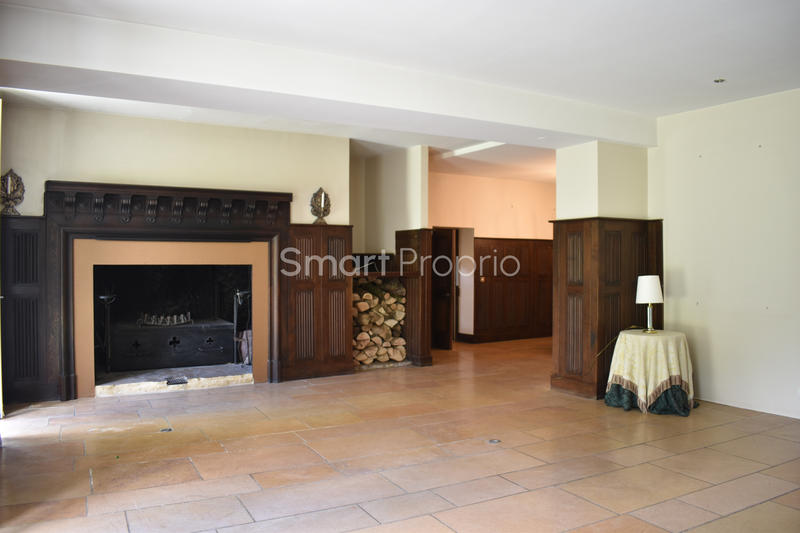 Propriété - 450 m² - 19 pièces
