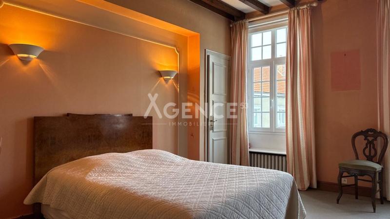 Maison bourgeoise - 352 m² - 9 pièces