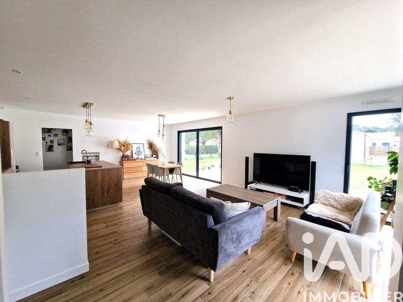 Maison - 95 m² - 4 pièces