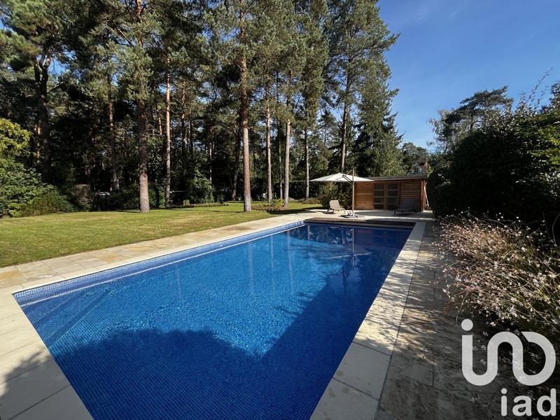 Maison - 240 m² - 10 pièces