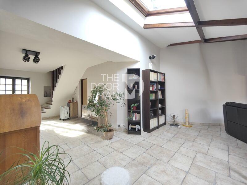 Maison - 200 m² - 8 pièces