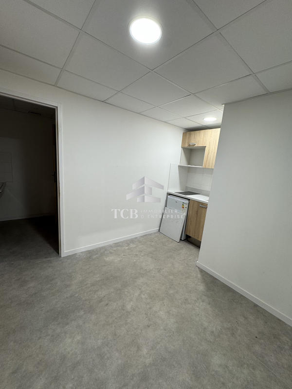 Local d'activités - 2 620 m²