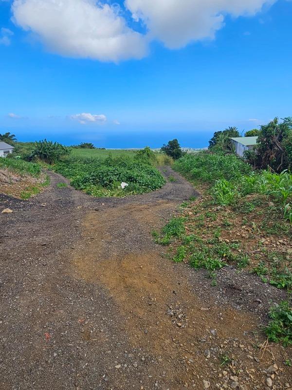 Terrain constructible - 1 435 m²