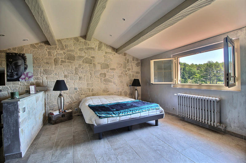 Maison - 270 m² - 12 pièces