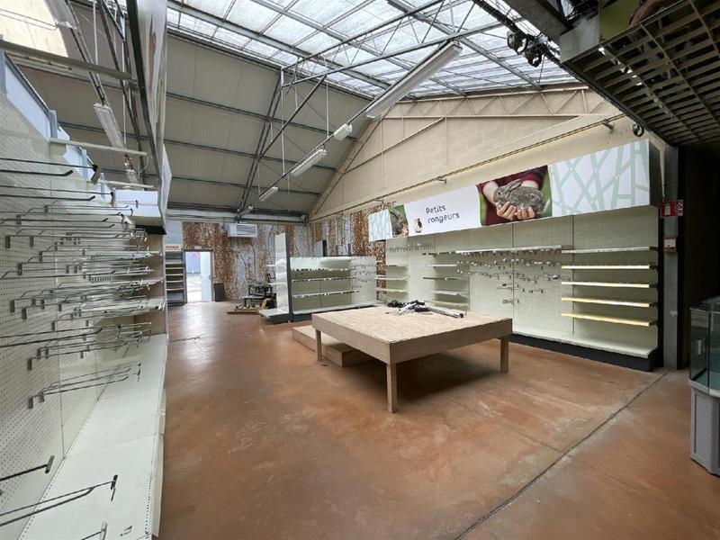 Entrepôt - 1 000 m²