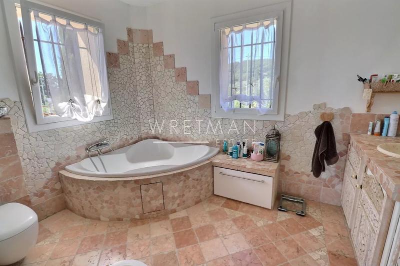 Villa - 230 m² - 9 pièces