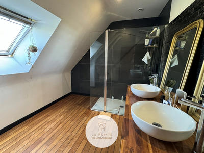 Maison - 170 m² - 8 pièces