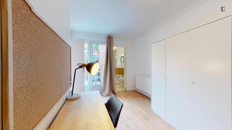 Chambre - 12 m² - 6 pièces