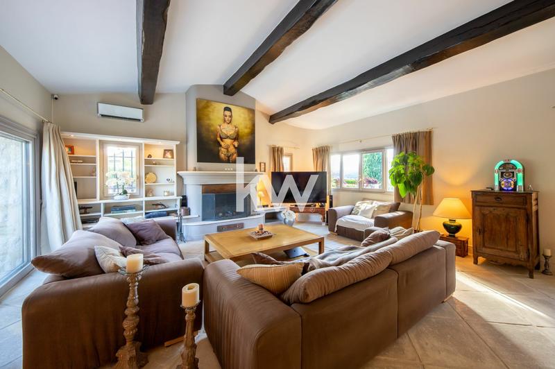 Maison - 490 m² - 7 pièces