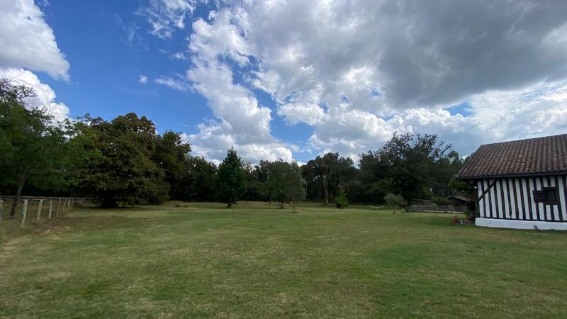 Maison - 220 m² - 7 pièces