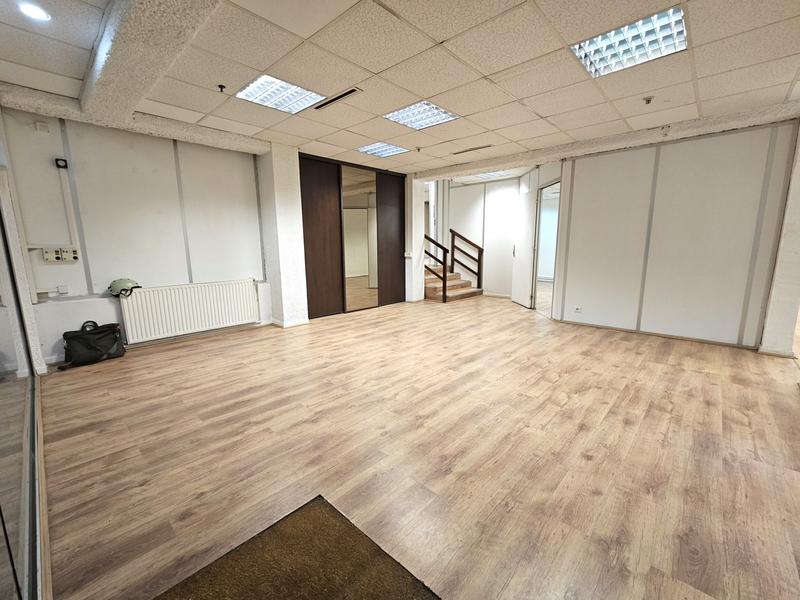 Local commercial - 215 m²