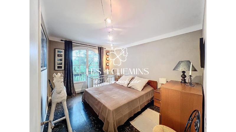 Maison - 185 m² - 7 pièces