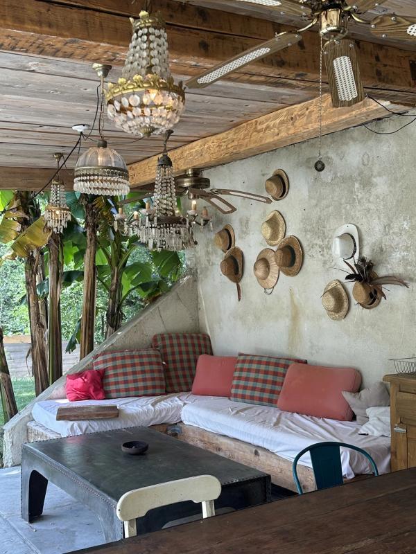 Propriété - 230 m² - 10 pièces