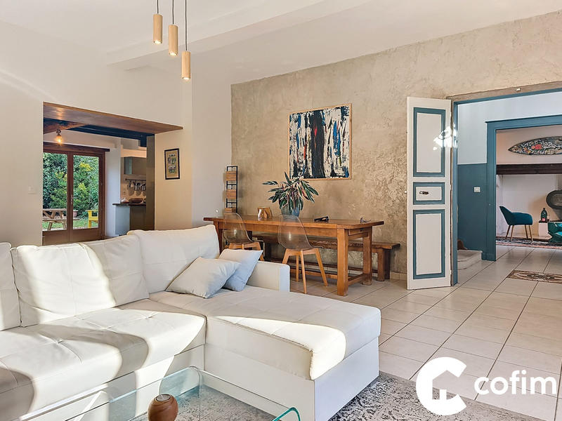 Maison - 343 m² - 10 pièces