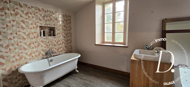 Maison - 200 m² - 4 pièces