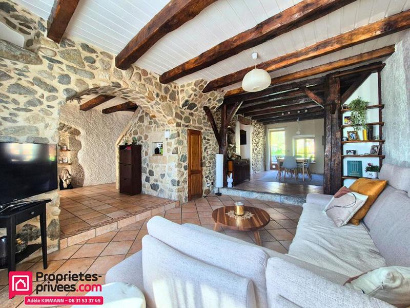 Maison de village - 211 m² - 7 pièces