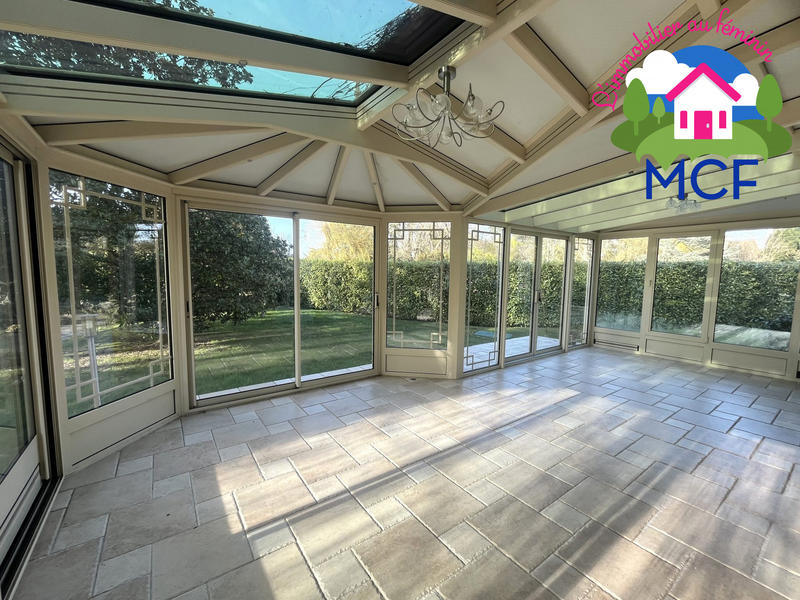 Maison traditionnelle - 223 m² - 7 pièces