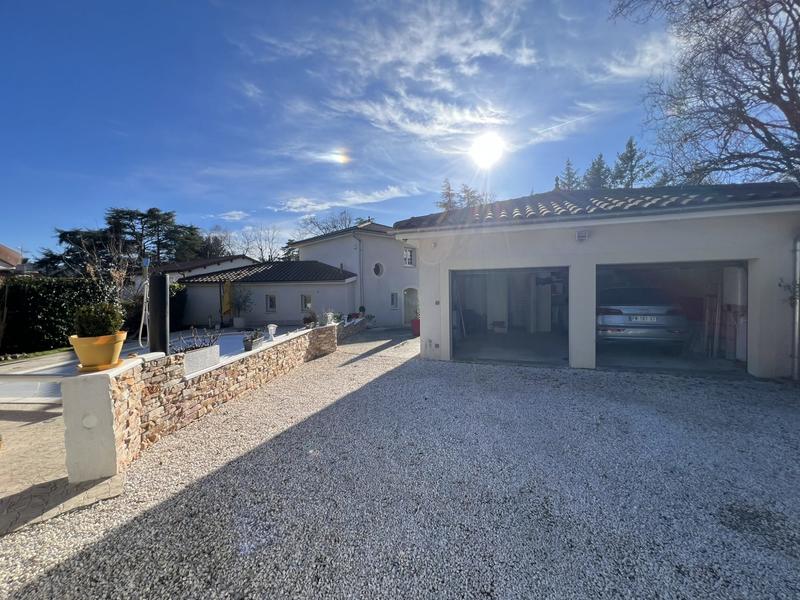 Villa - 230 m² - 7 pièces