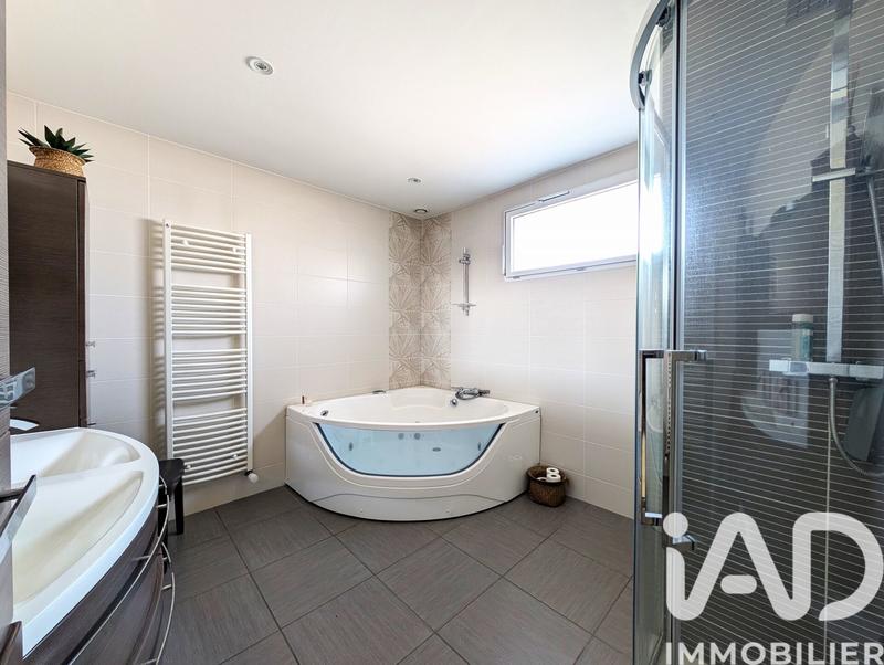 Maison de campagne - 250 m² - 13 pièces