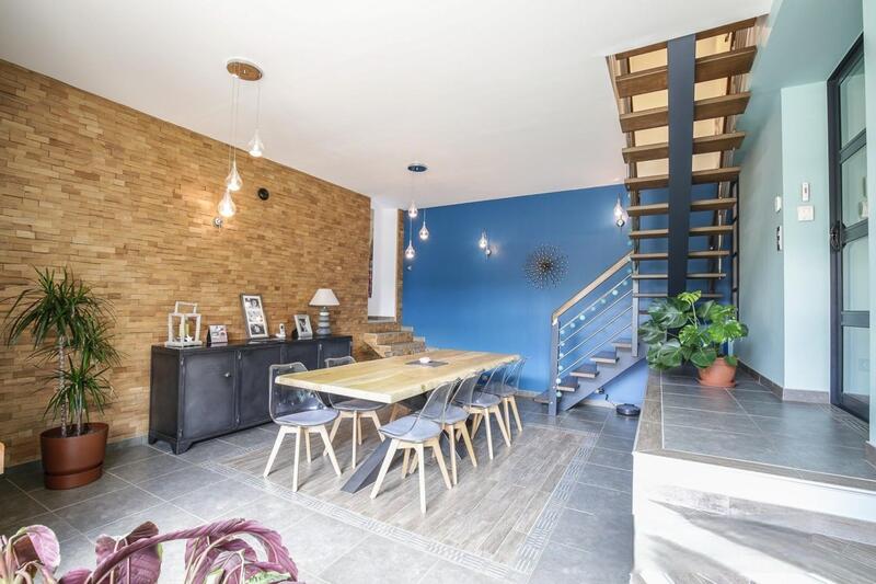 Maison - 185 m² - 6 pièces