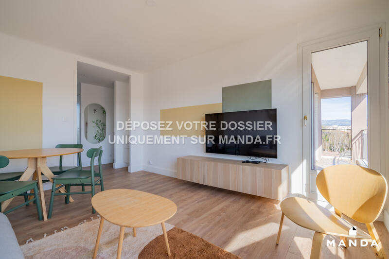 Chambre - 10 m² - 4 pièces