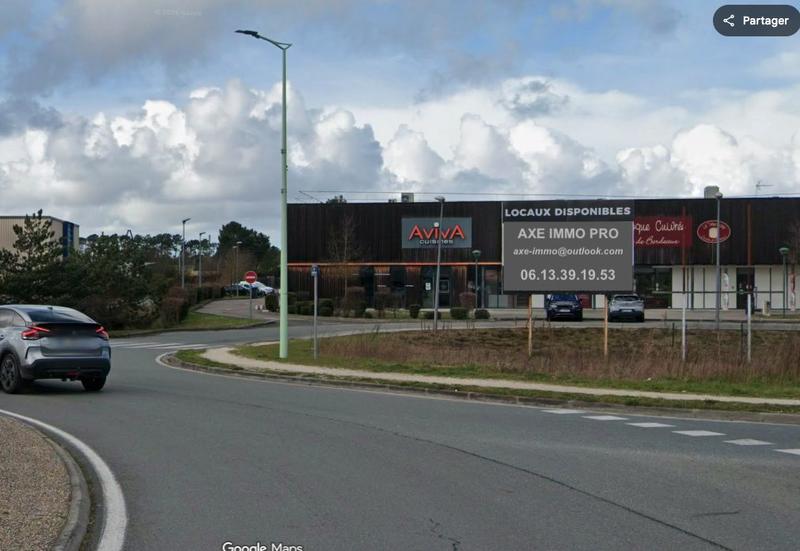 Local commercial - 330 m² - 2 pièces