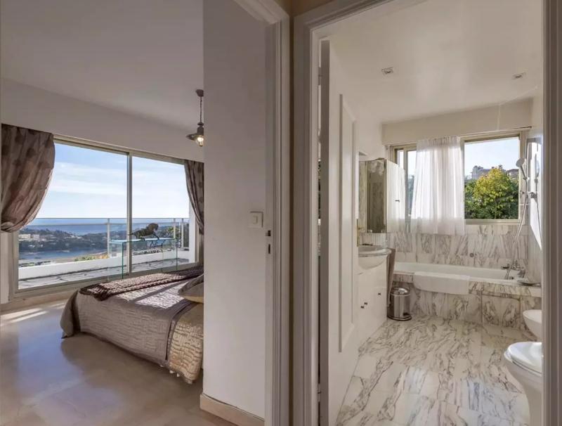 Villa - 302 m² - 9 pièces