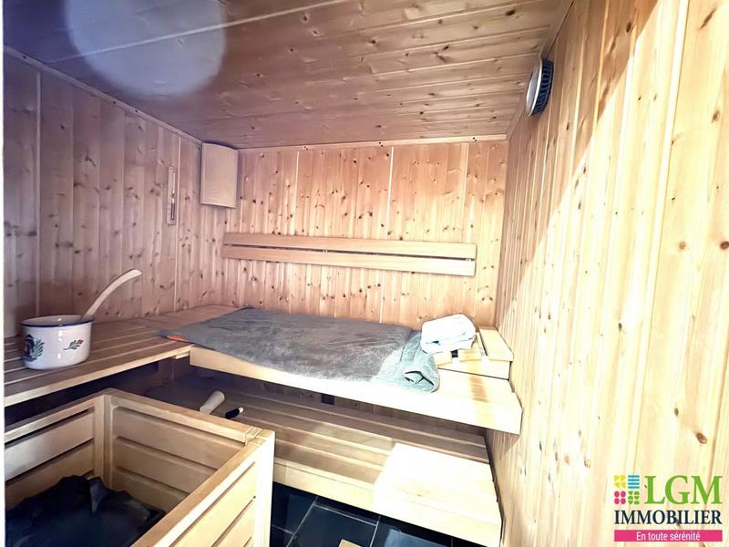 Maison - 192 m² - 6 pièces