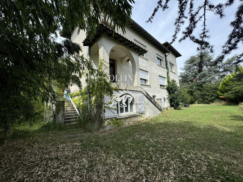 Villa - 600 m² - 16 pièces