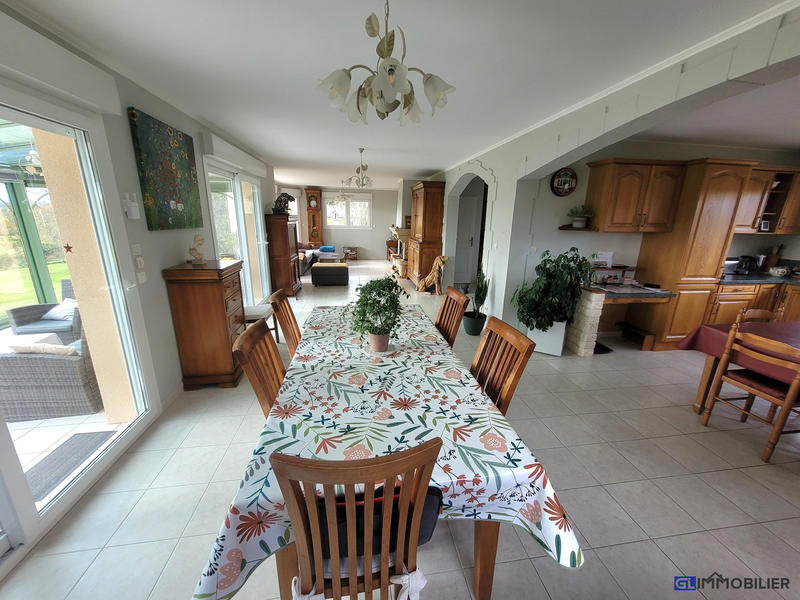 Maison - 201 m² - 7 pièces