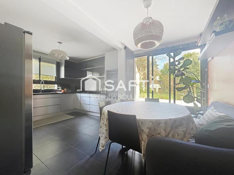 Maison - 182 m² - 7 pièces