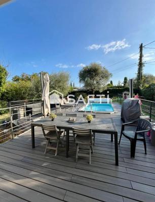 Maison - 137 m² - 5 pièces